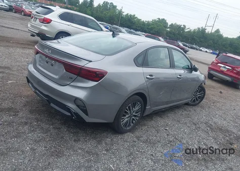2023 Kia Forte Gt-Line z USA, uszkodzony, nr VIN 3KPF54AD7PE536837